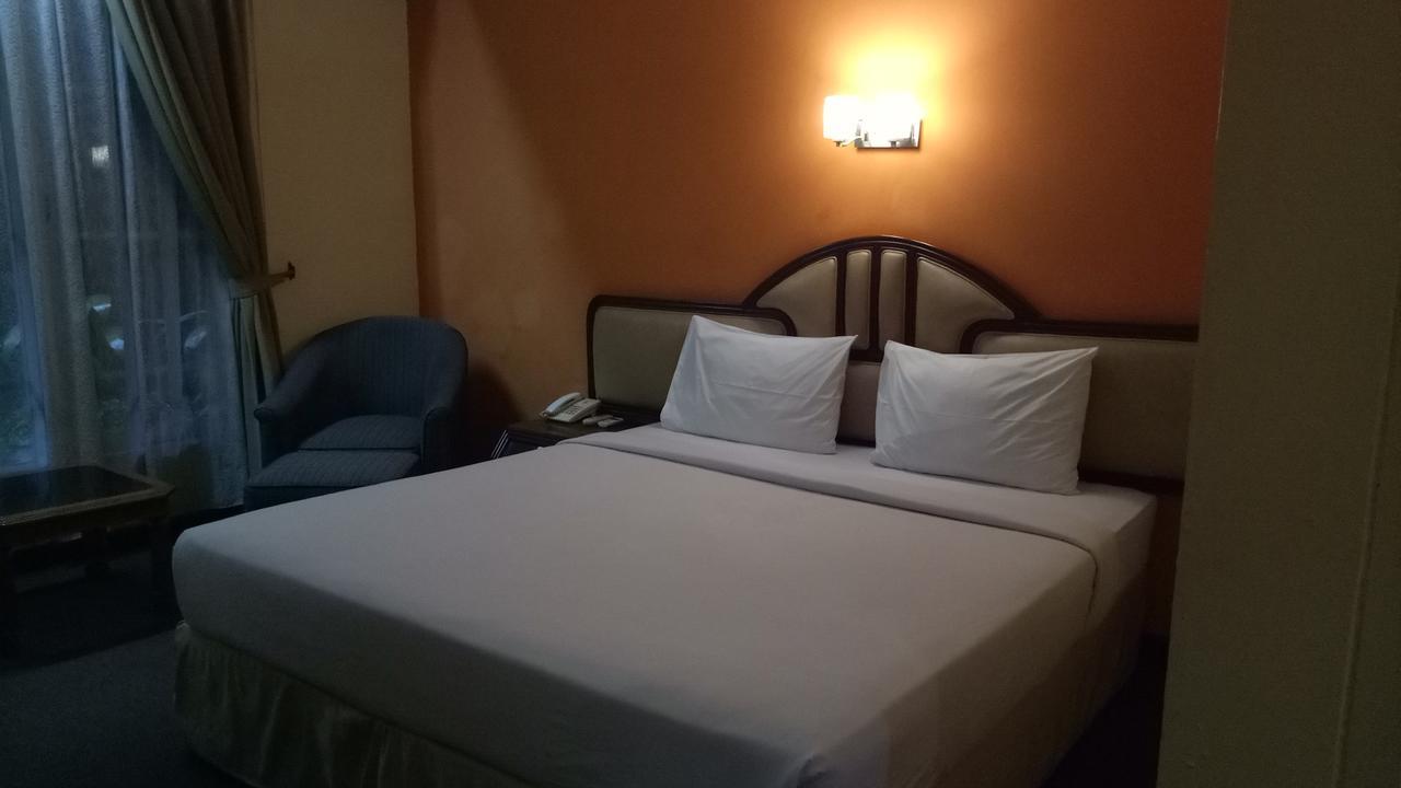Hotel Mirah Sartika Bogor Exterior photo