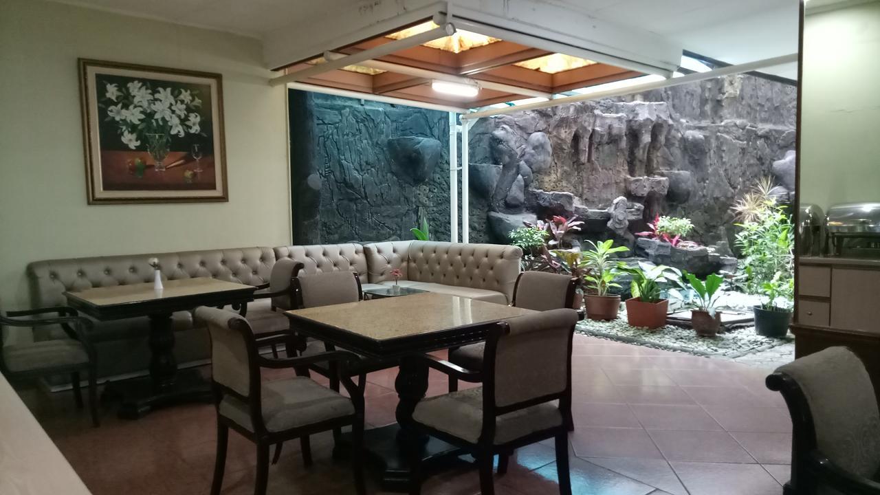 Hotel Mirah Sartika Bogor Exterior photo